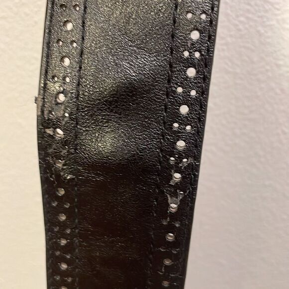 Woman’s black leather belt - Picture 4 of 8